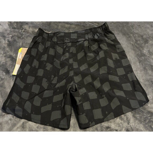 MEDIUM Nike Dri-FIT Challenger Graphic 7in Shorts DX0896-010 - Picture 7 of 7